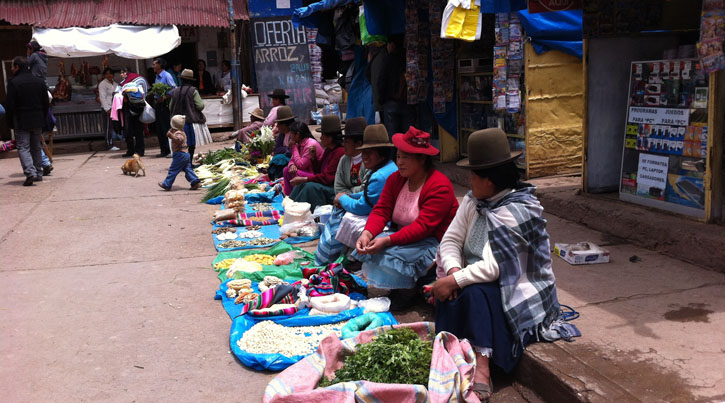 Selling harvest, Femi Peru